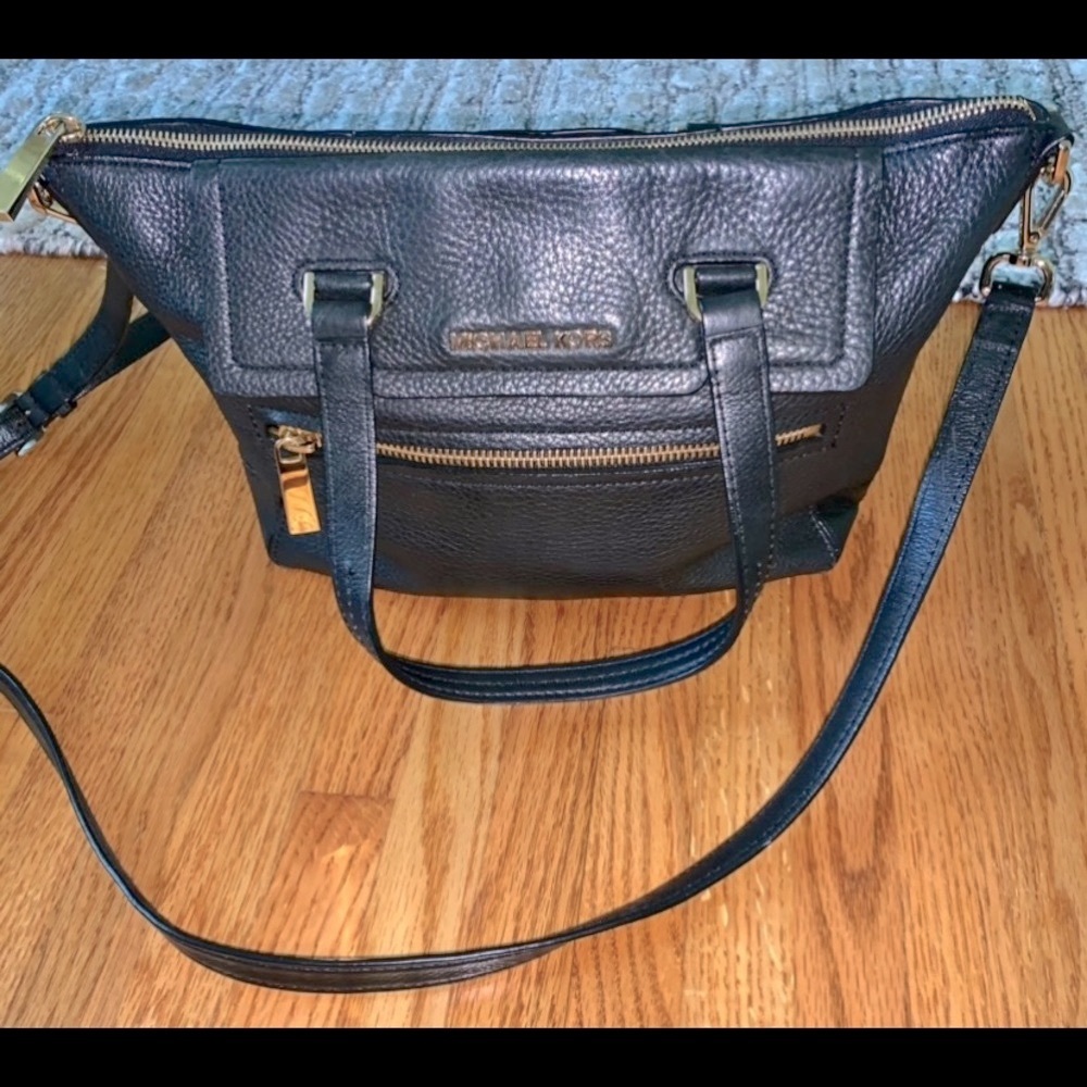 Michael Kors Crossbody - Picture 3 of 6